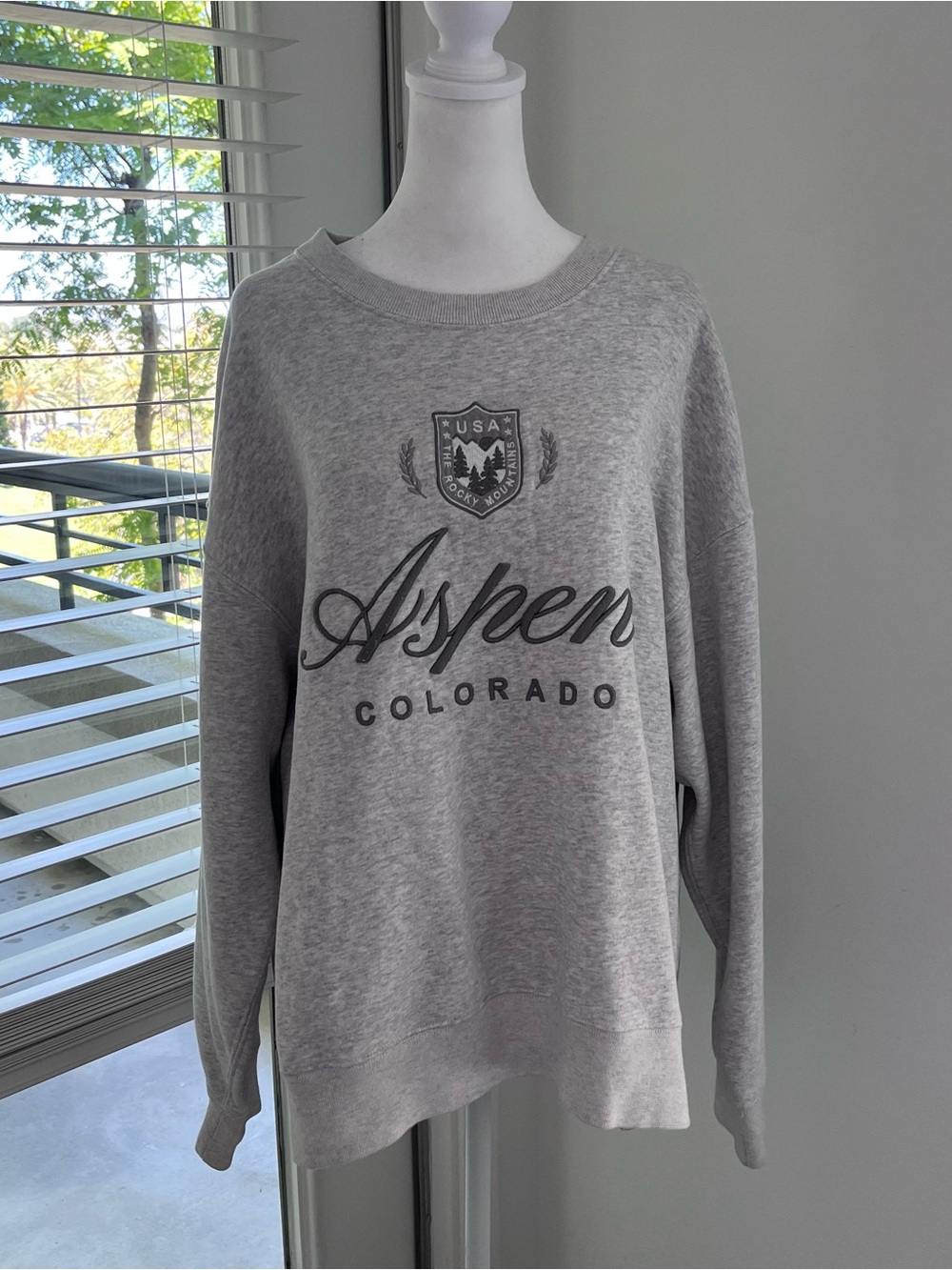 Abercrombie & Fitch Gray Aspen Colorado Crewneck Sweatshirt